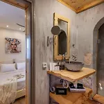 Ble Oneiro Kira Adamantas (Milos)