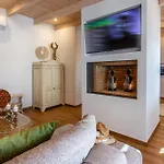 Ble Oneiro Kira * Adamantas (Milos)