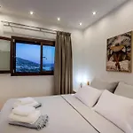 Ble Oneiro Kira * Adamantas (Milos)