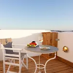 Ble Oneiro Kira Adamantas (Milos)