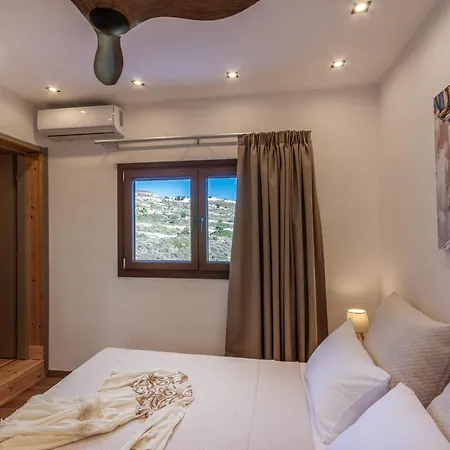 Ble Oneiro Kira Adamantas (Milos)